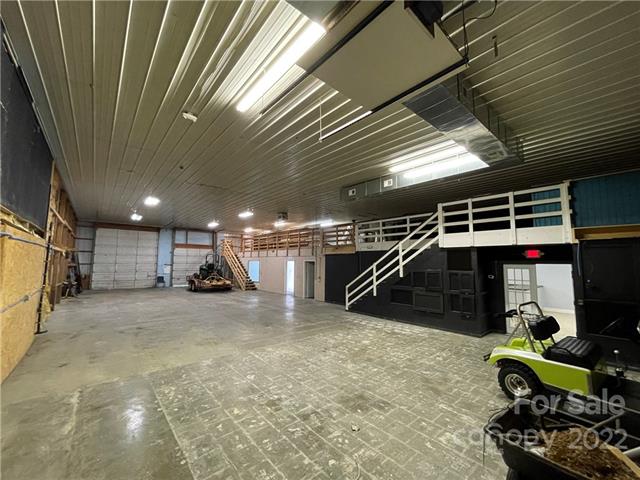 warehouse space with ample storage in Mills River