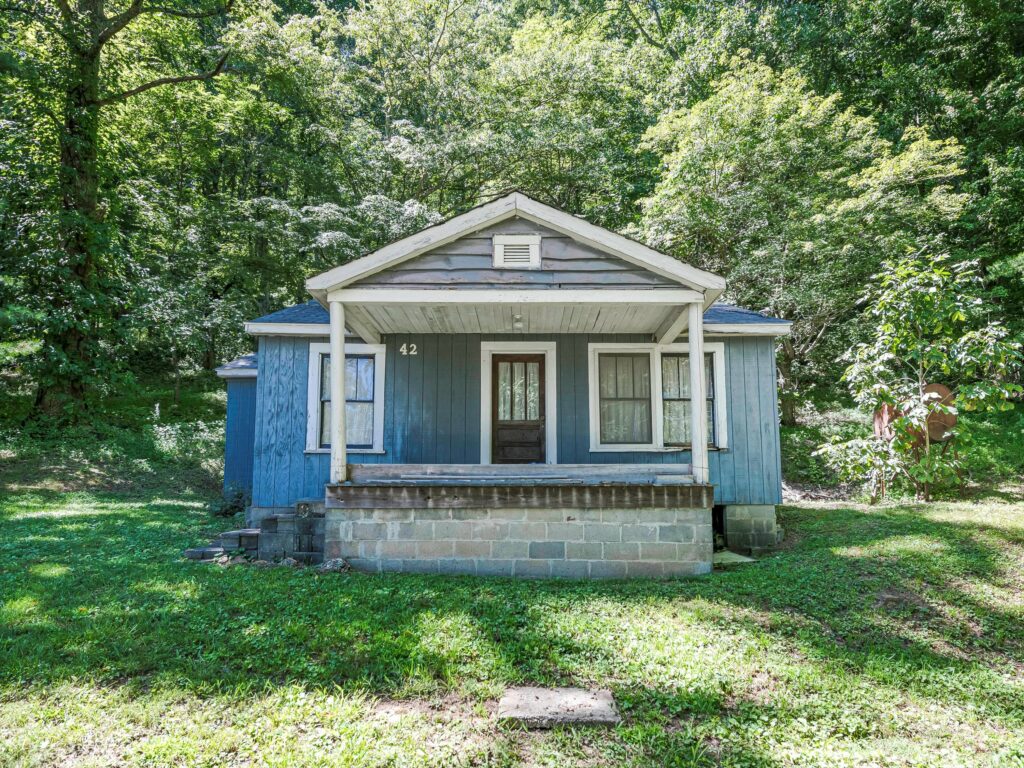 house needs full renovation in Asheville