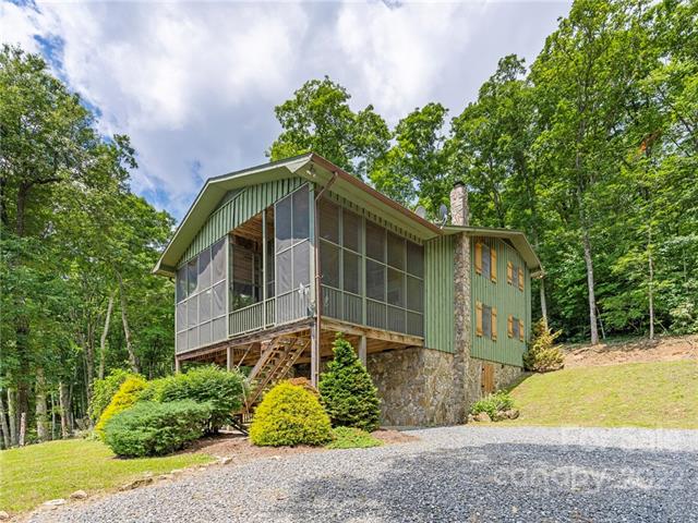 home in sylva vista community in plott balsam mountains