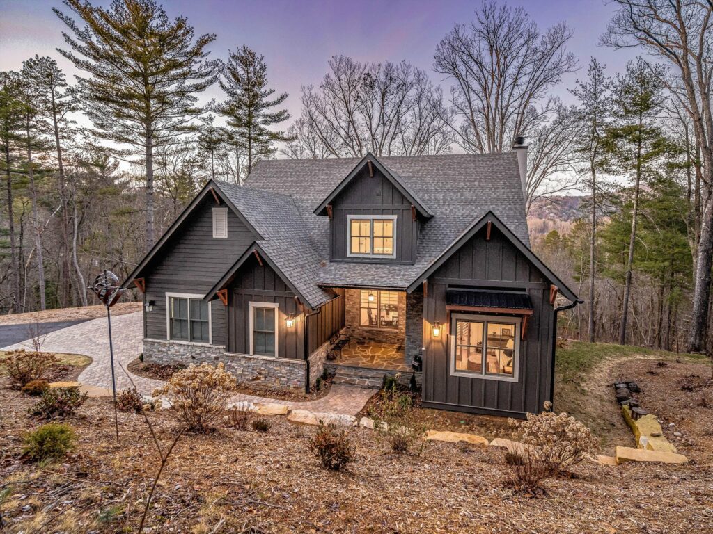 Home for Sale in Asheville's Grove Park Cove