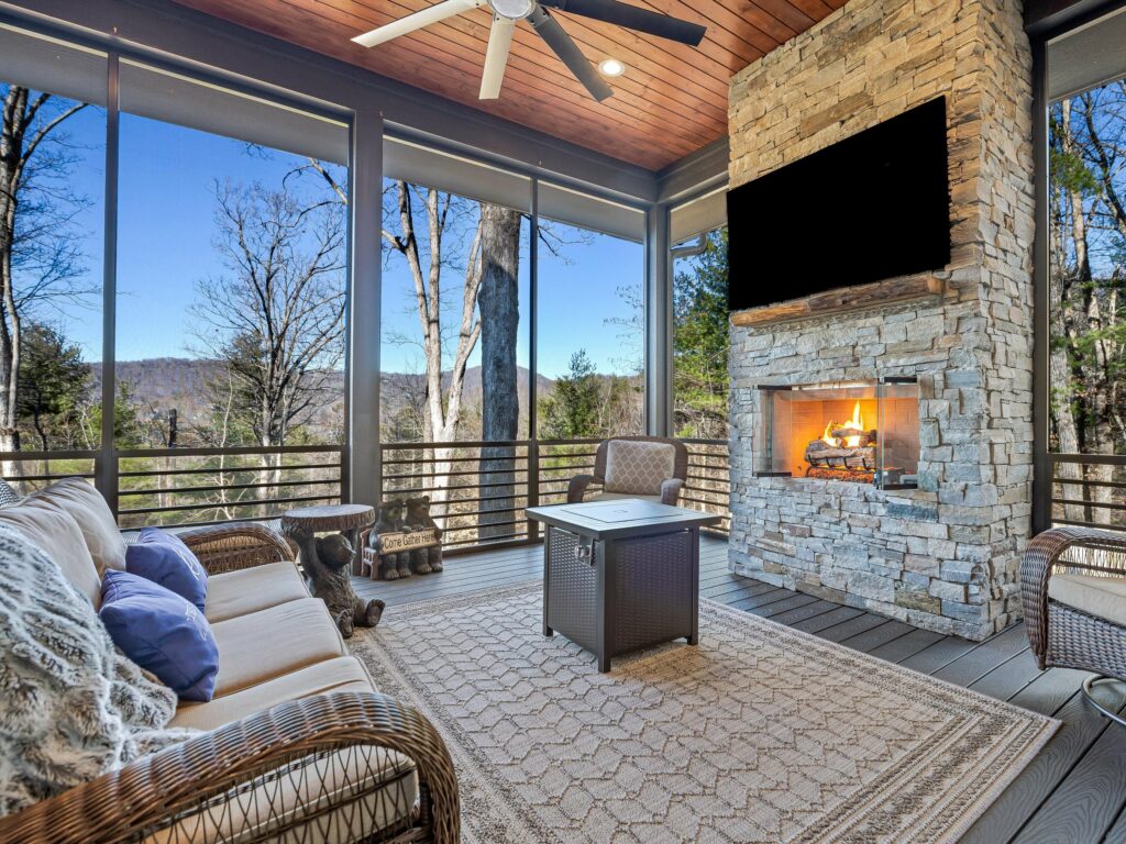 Home for Sale in Asheville's Grove Park Cove mountain views