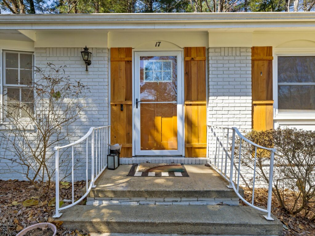 entryway Haw Creek home