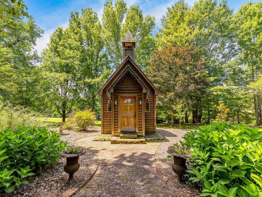 Western NC large acreage estate for sale chapel