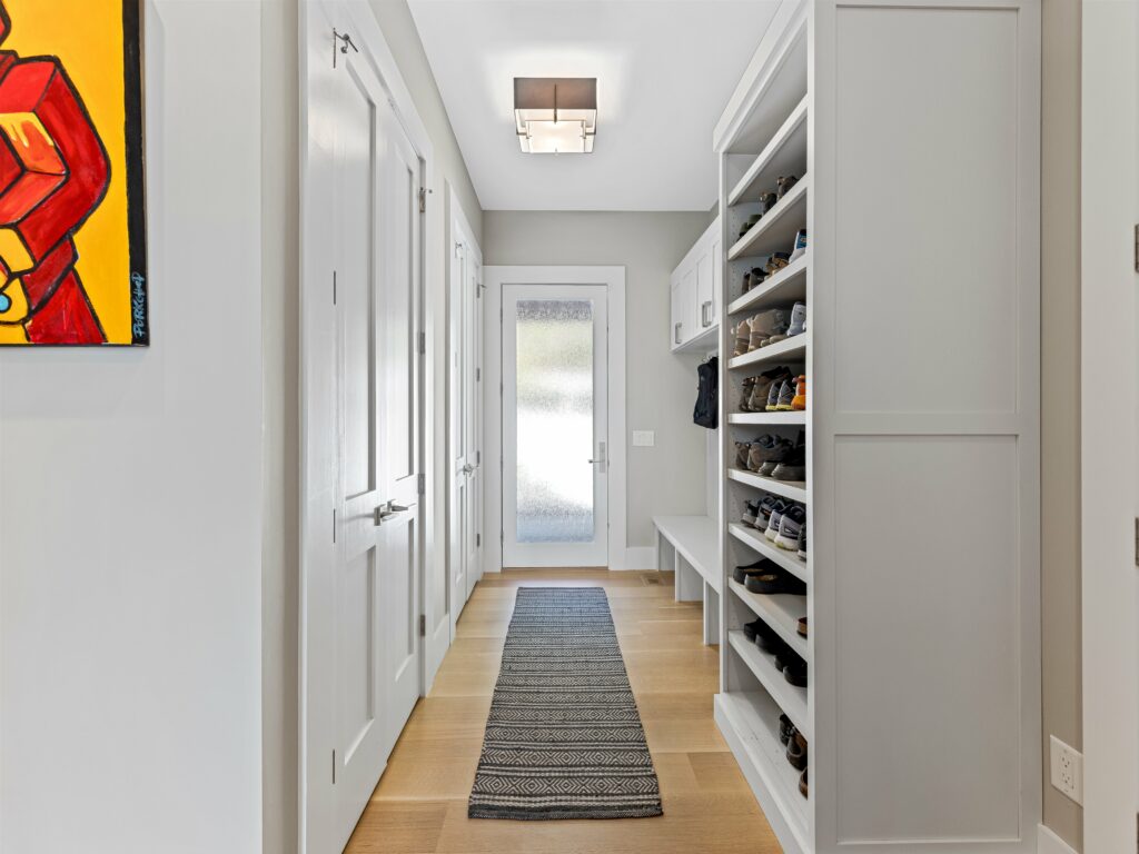 Luxurious Modern Mountain Estate in Asheville's Biltmore Park mudroom