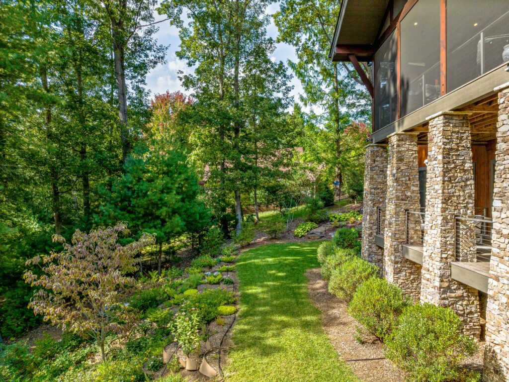 Luxurious Modern Mountain Estate in Asheville's Biltmore Park with beautiful yard
