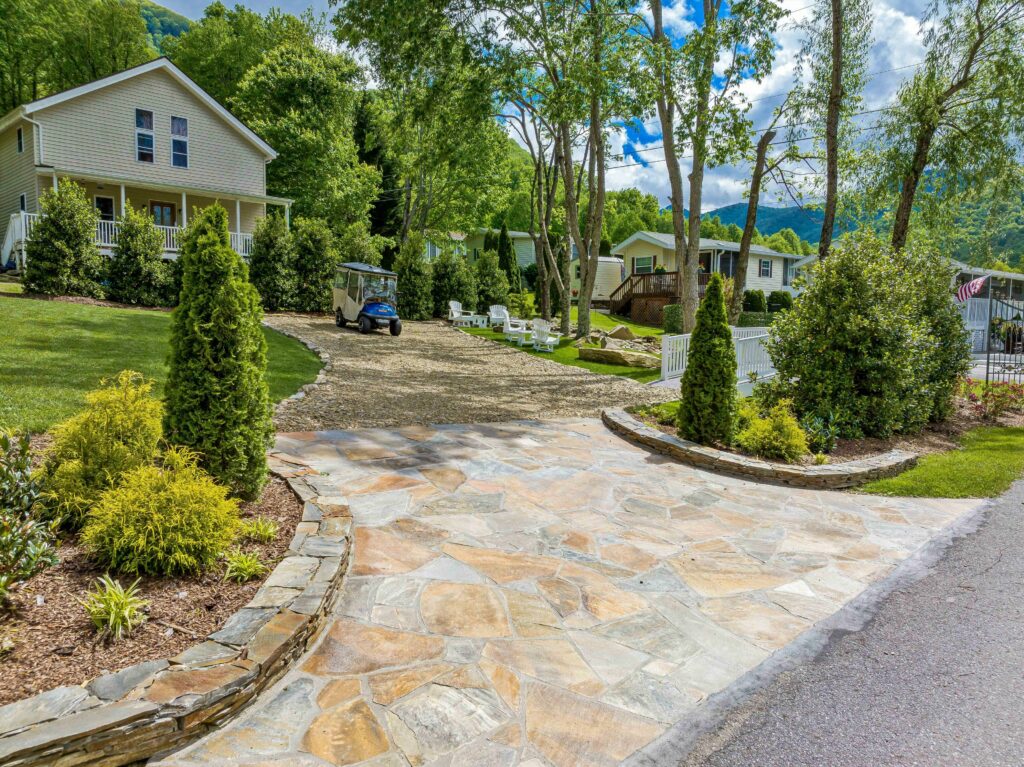 Maggie Valley Building Lot with Mountain Views driveway