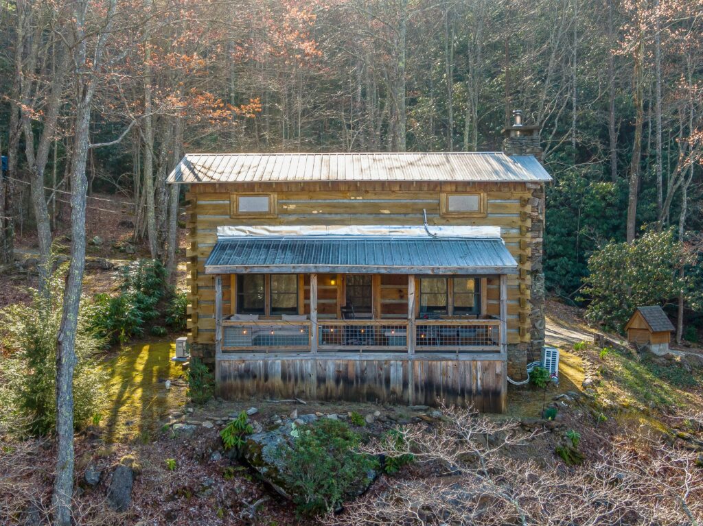 authentic Black Mountain cabin with Airbnb history