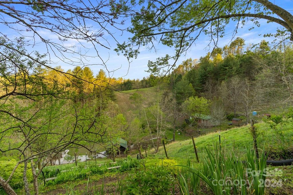Bend of Ivy Lodge in Western North Carolina is for sale with pastoral views