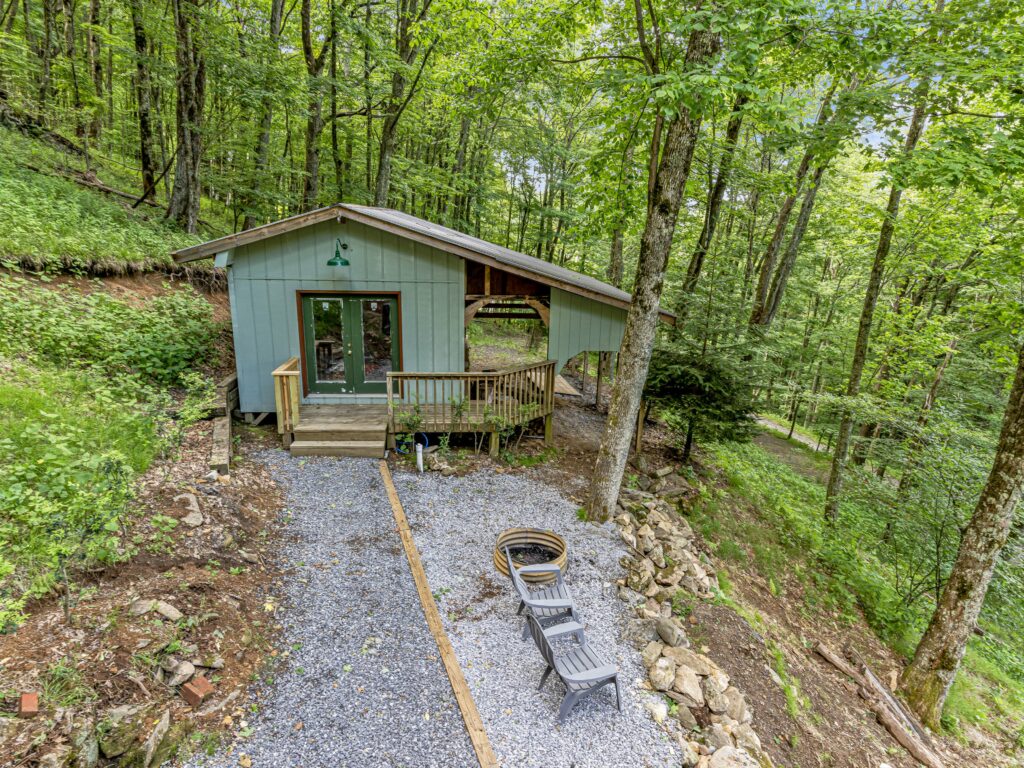Private Fully-Furnished Wolf Laurel Home in Mars Hill NC