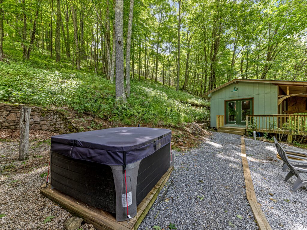 Private Fully-Furnished Wolf Laurel Home in Mars Hill NC hot tub