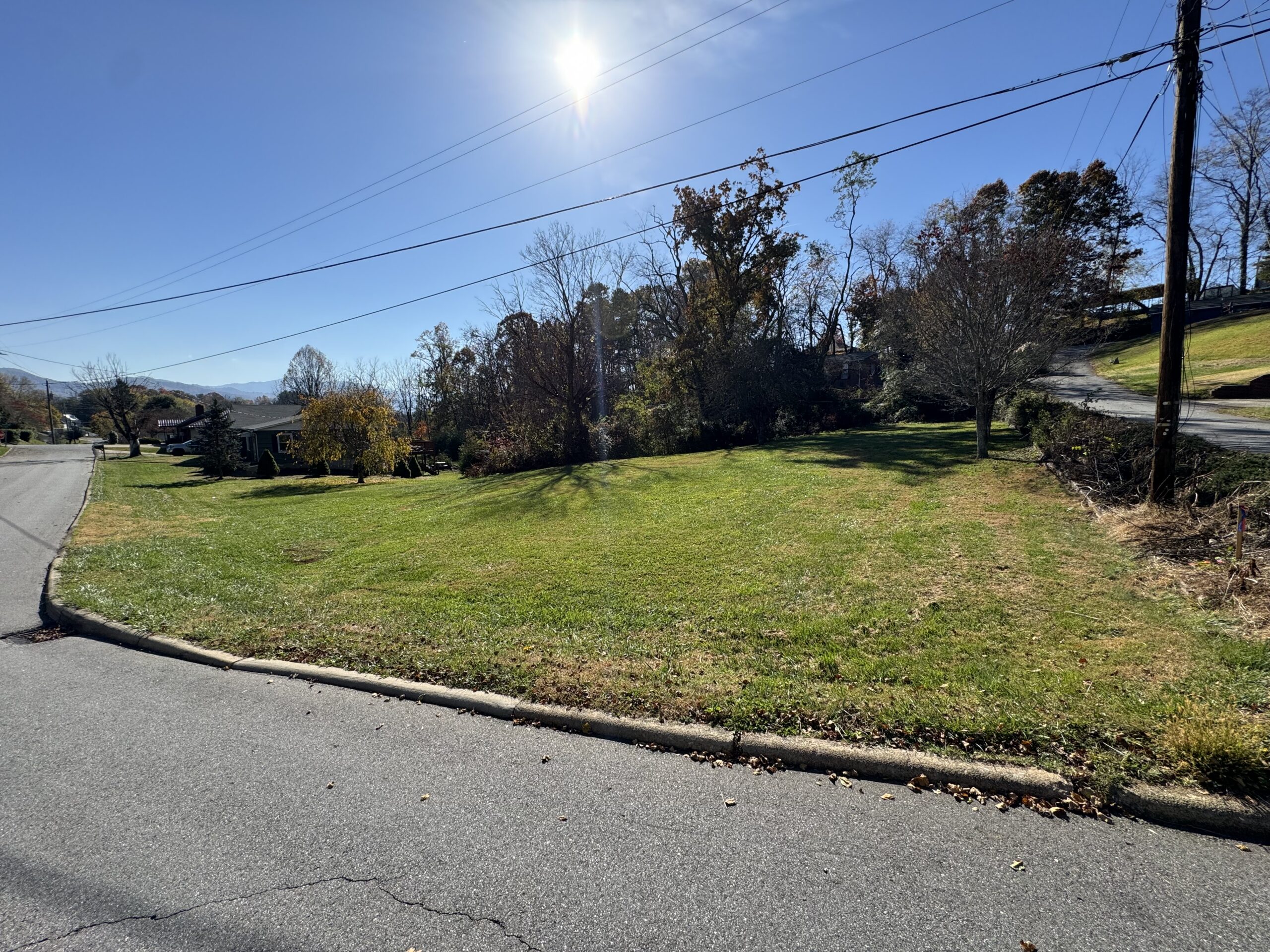 Buildable lot with mountain views!